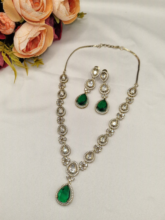 Sleek Heritage Kundan Jewellery Set