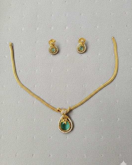 Emerald Green Teardrop Gold-Tone Necklace Set with Studs