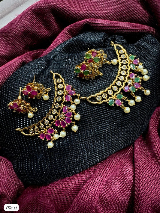 Elegant Kemp Stone Traditional Ruby & Emerald Pendant With Pearl Drops Studs