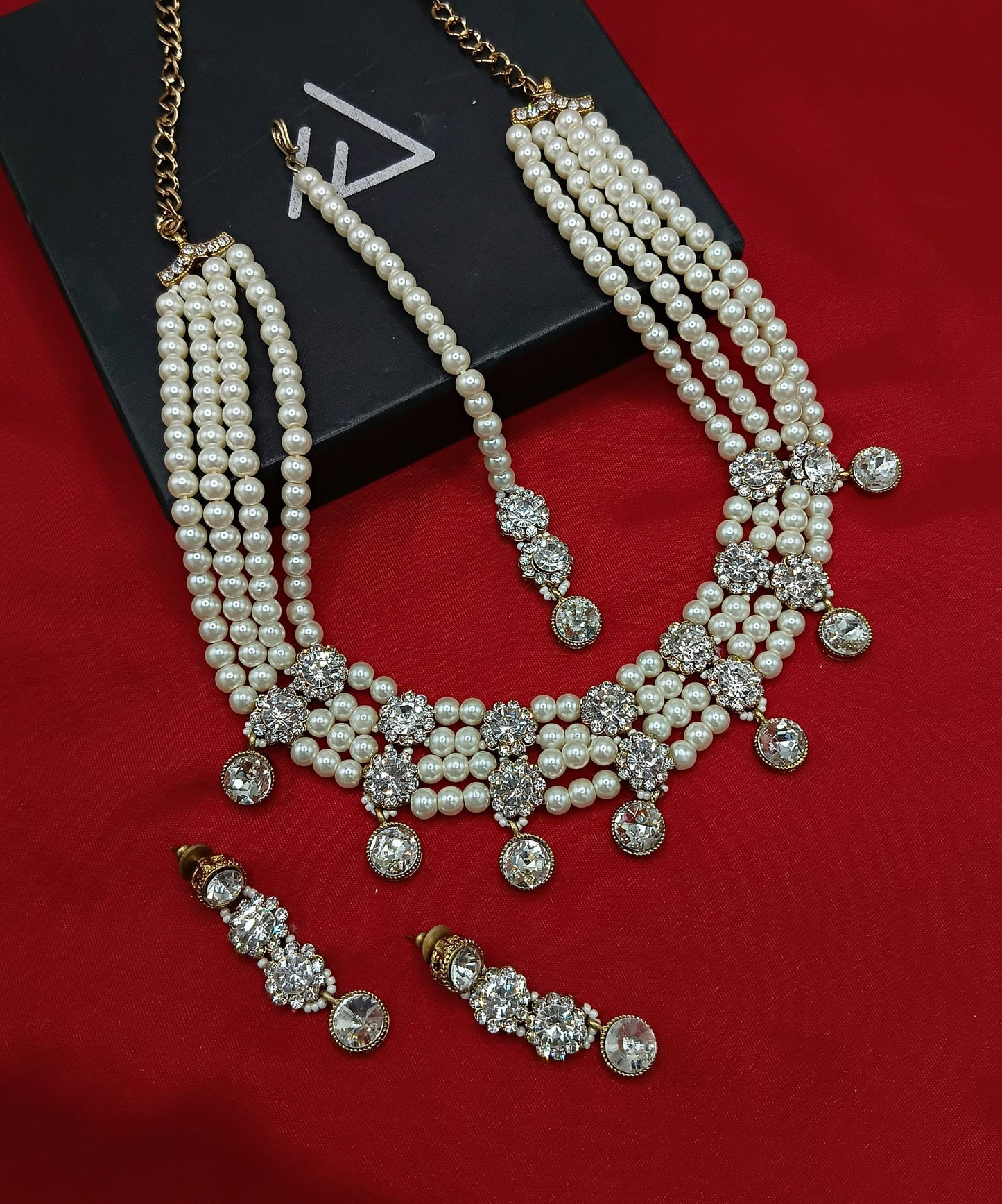 Multi-Layered Pearl Necklace Set