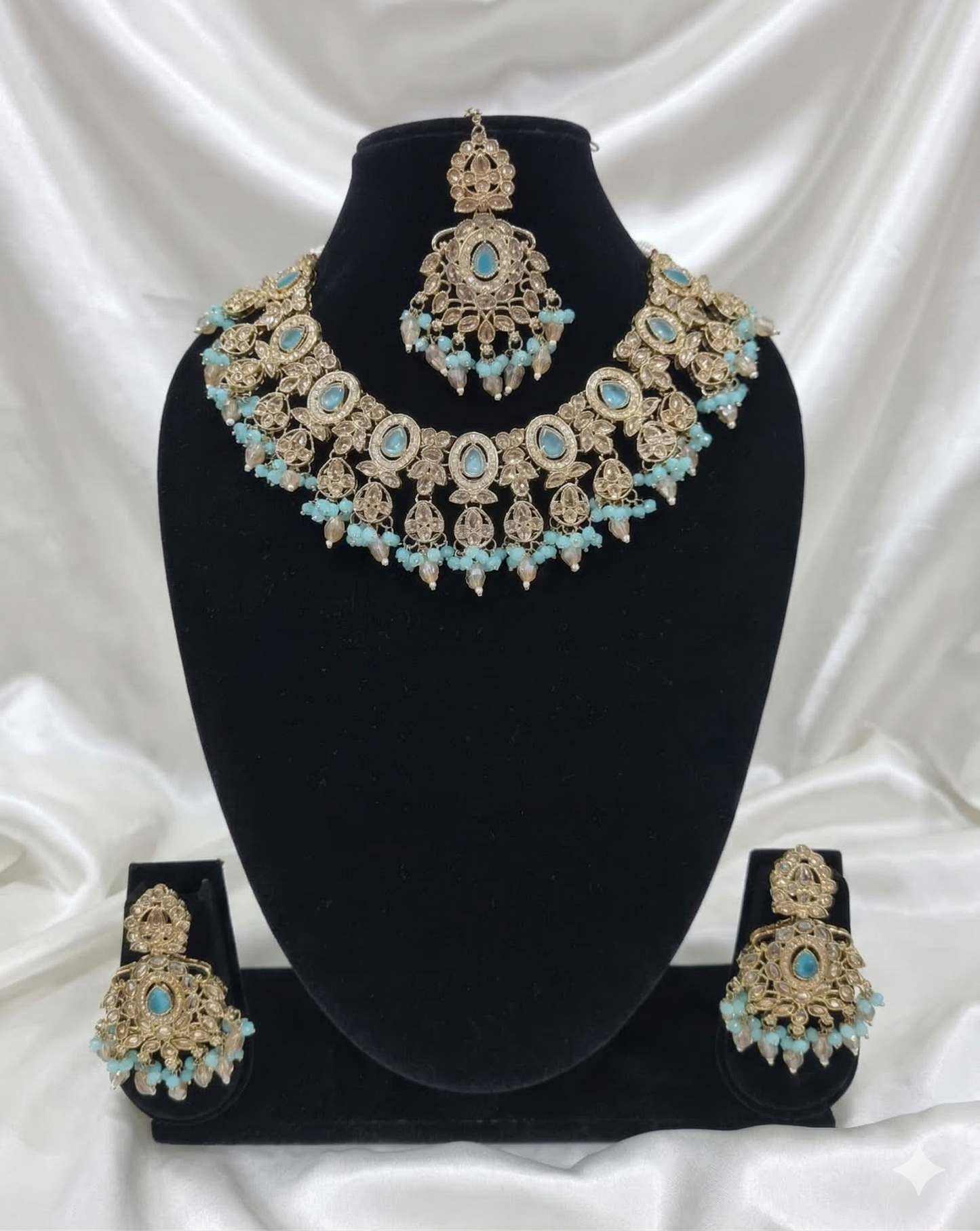 Traditional Wedding Choker Set Earrings with & Maang Tikka