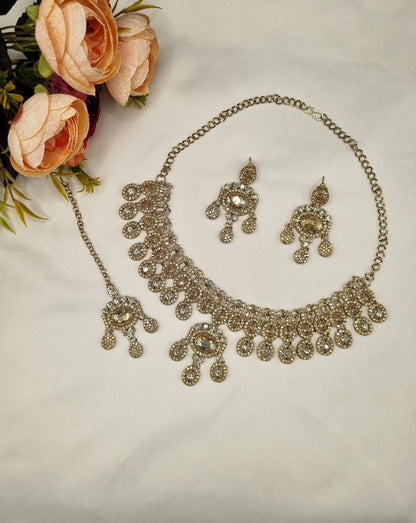 Luxury Crystal Choker Necklace Set with Earrings & Maang Tikka
