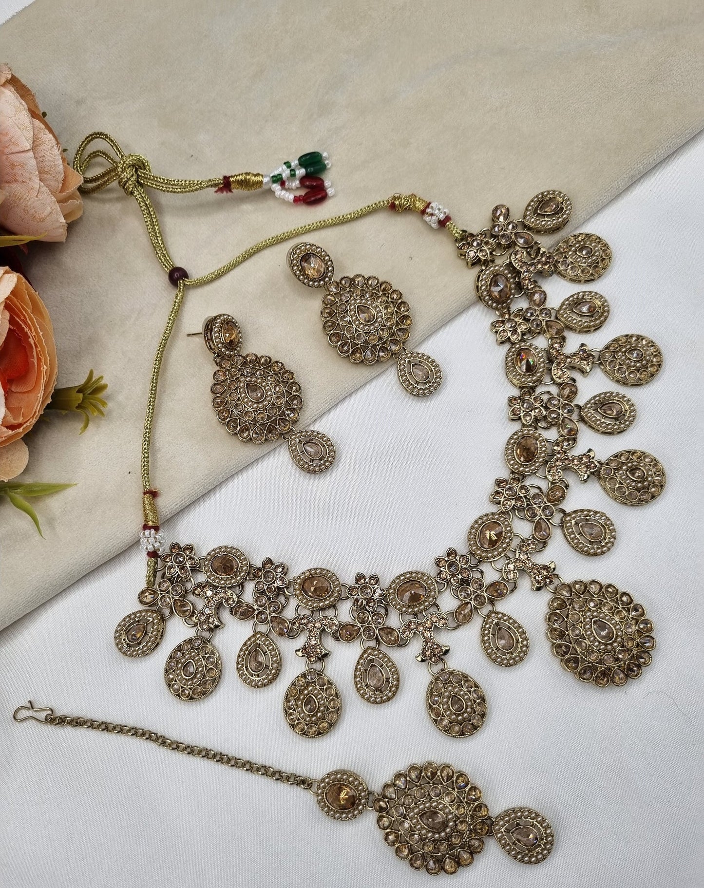 MEDALLION FRINGE STATEMENT CHOKER SET