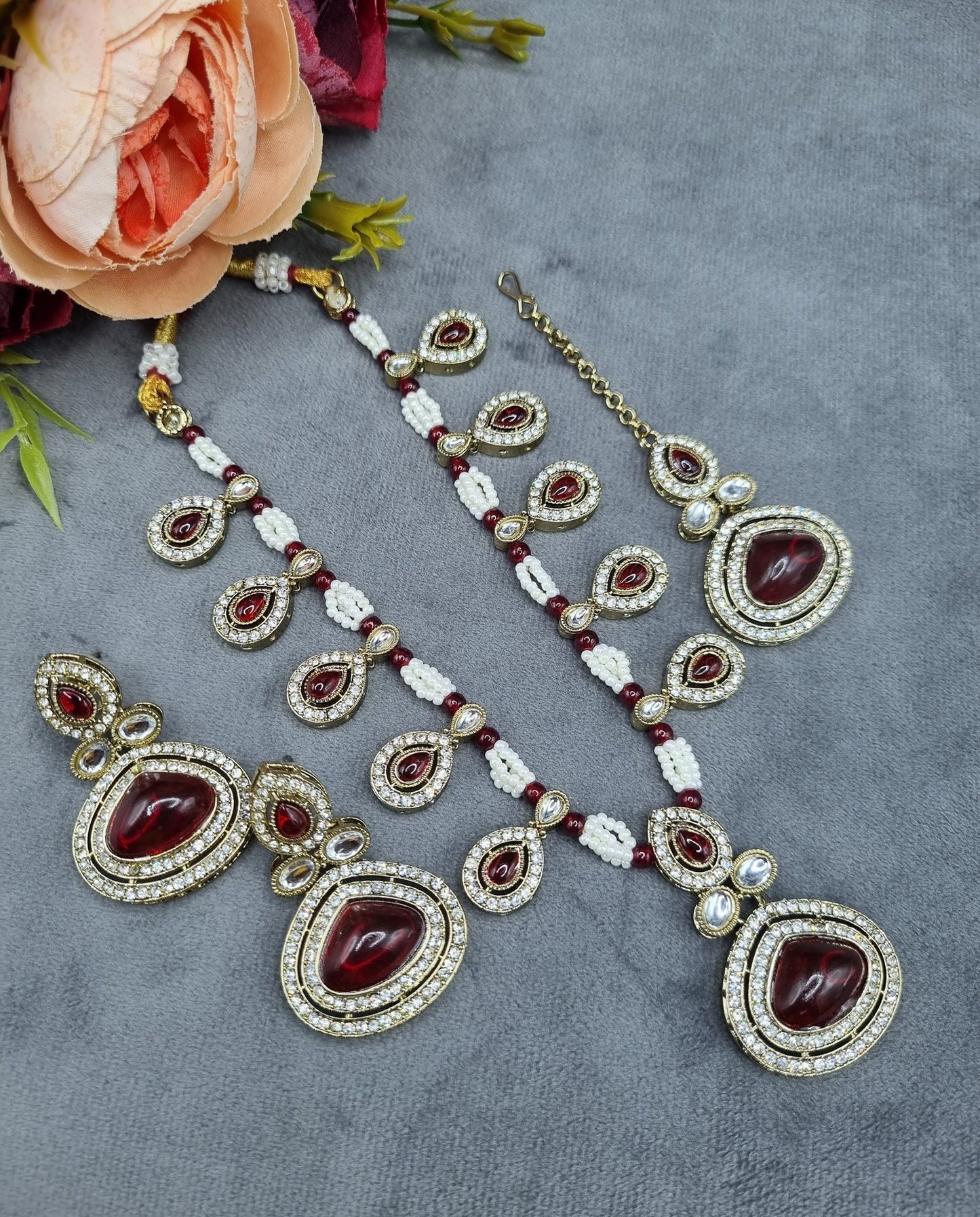 Elegant Teardrop Stone & Pearl Beaded Jewelry Set with Earrings & Maang Tikka
