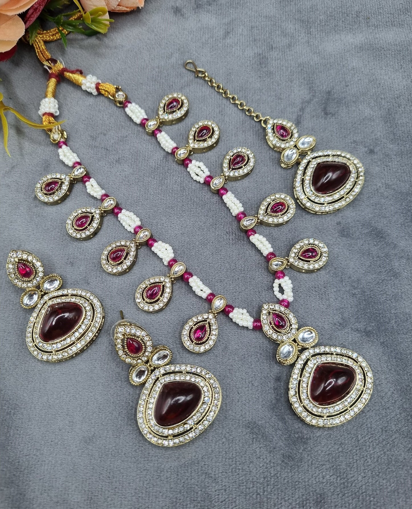 Elegant Teardrop Stone & Pearl Beaded Jewelry Set with Earrings & Maang Tikka
