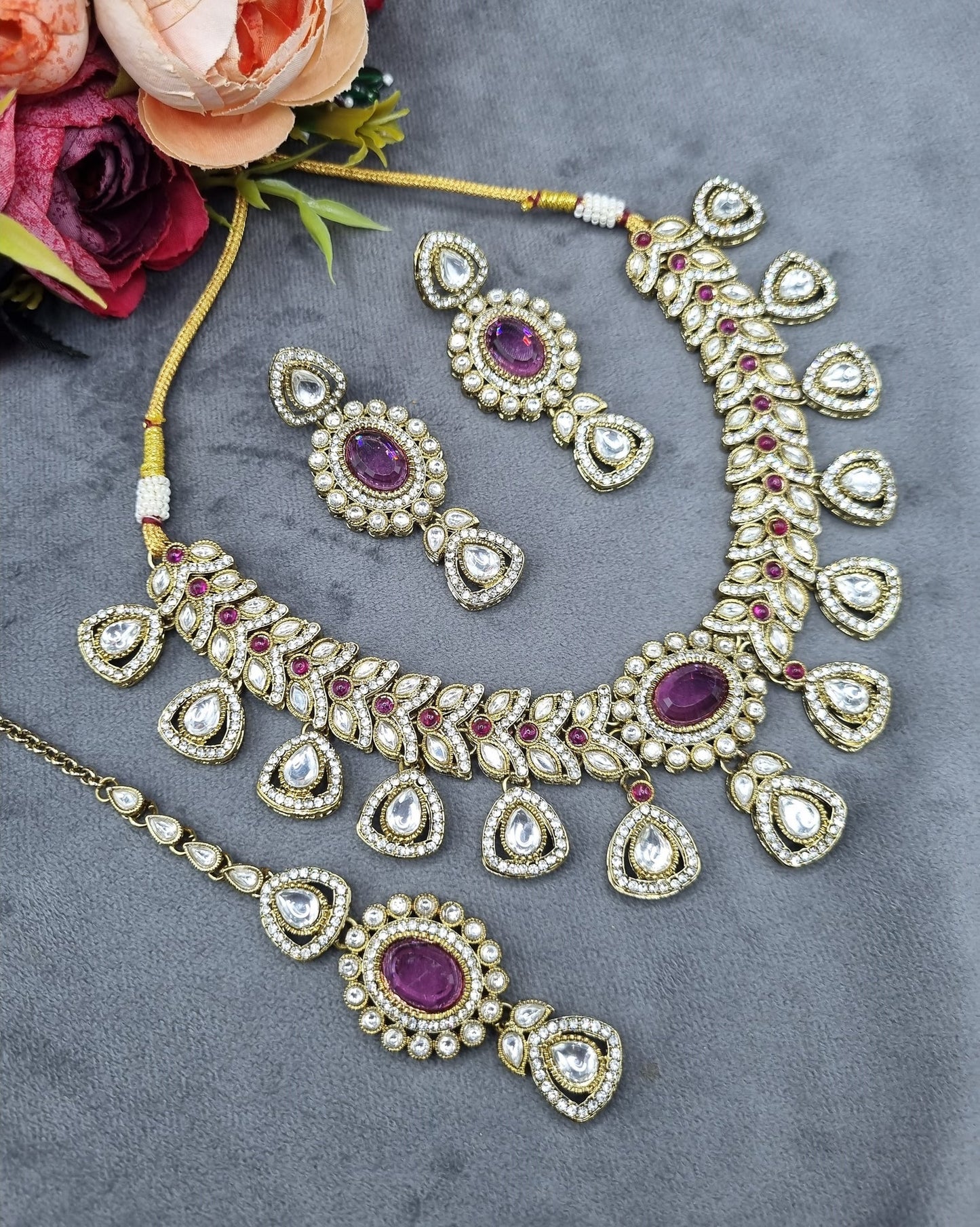 Antique Gold & Oval Accent Choker Necklace Set with Earrings & Maangtikka