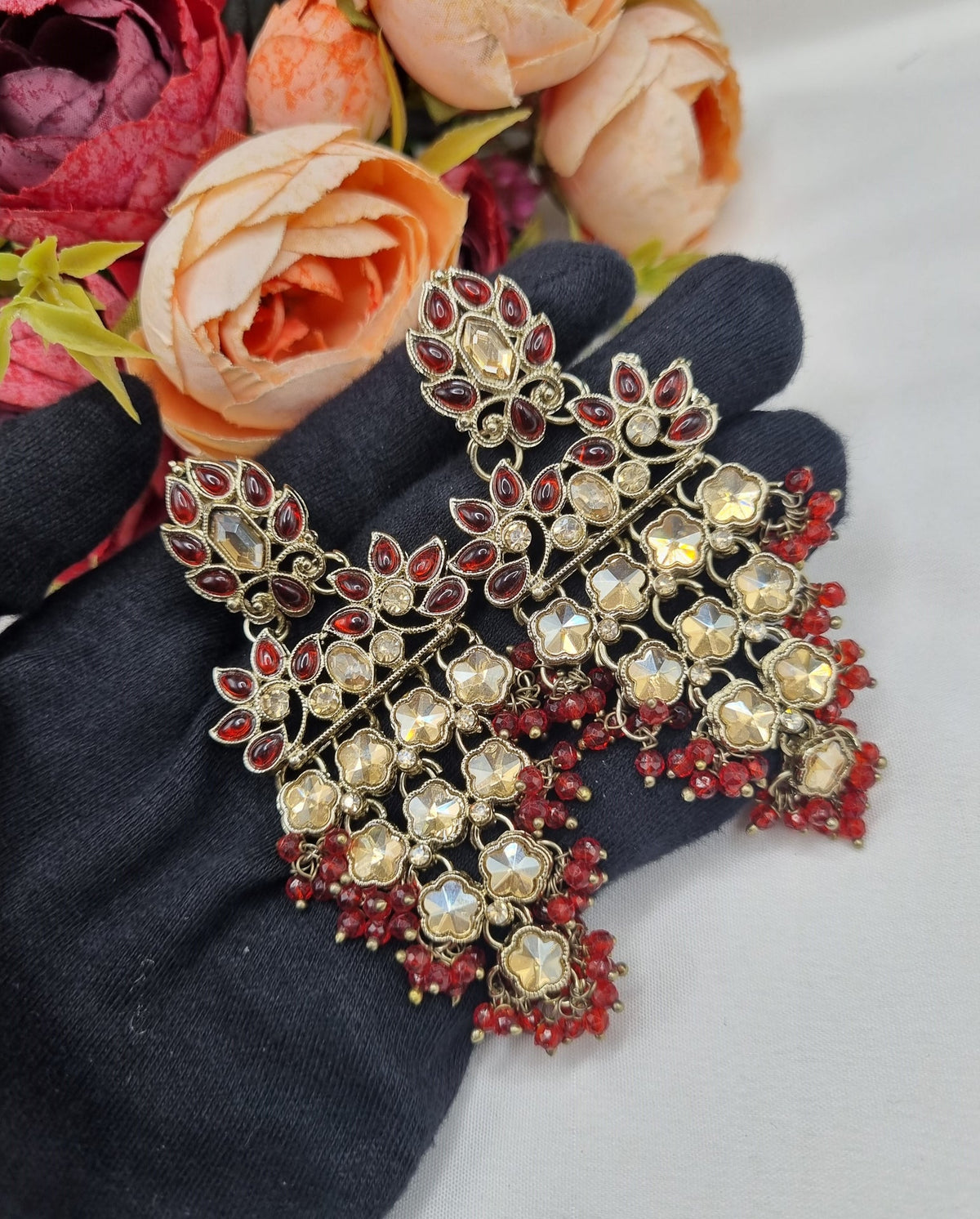 ANTIQUE GOLD TIERED CHANDELIER EARRINGS WITH CRYSTAL MOTIFS & PEARL DROPLETS