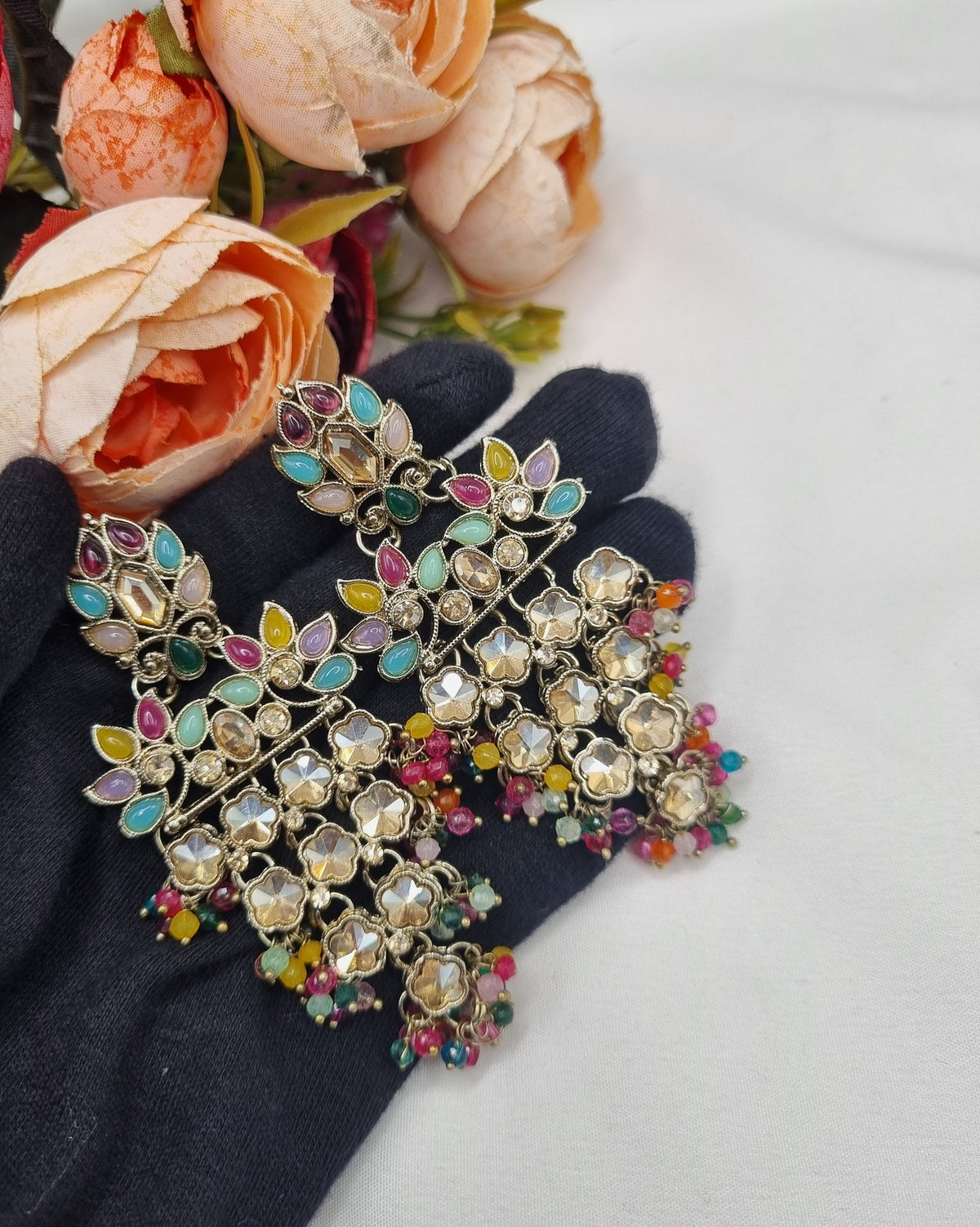 ANTIQUE GOLD TIERED CHANDELIER EARRINGS WITH CRYSTAL MOTIFS & PEARL DROPLETS