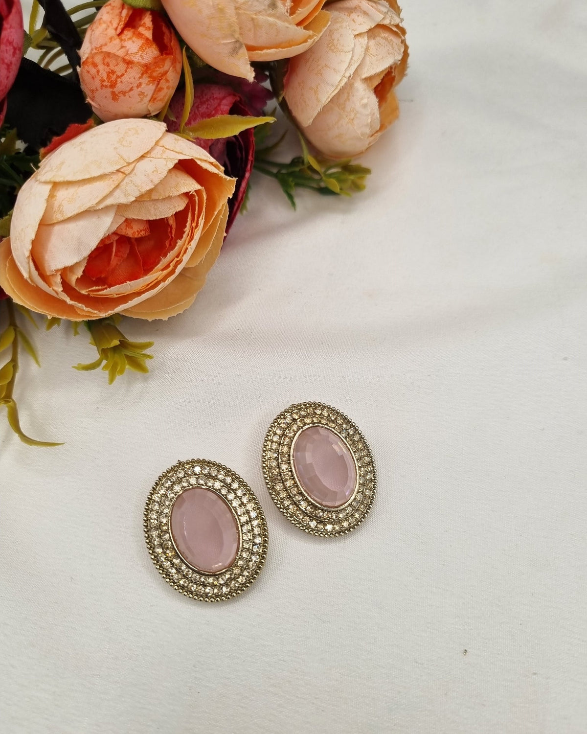 ANTIQUE GOLD OVAL CRYSTAL HALO STUD EARRINGS
