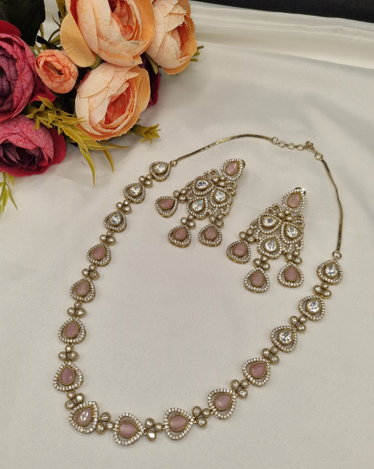 Delicate Heritage Kundan Necklace and Chandelier Earring Set