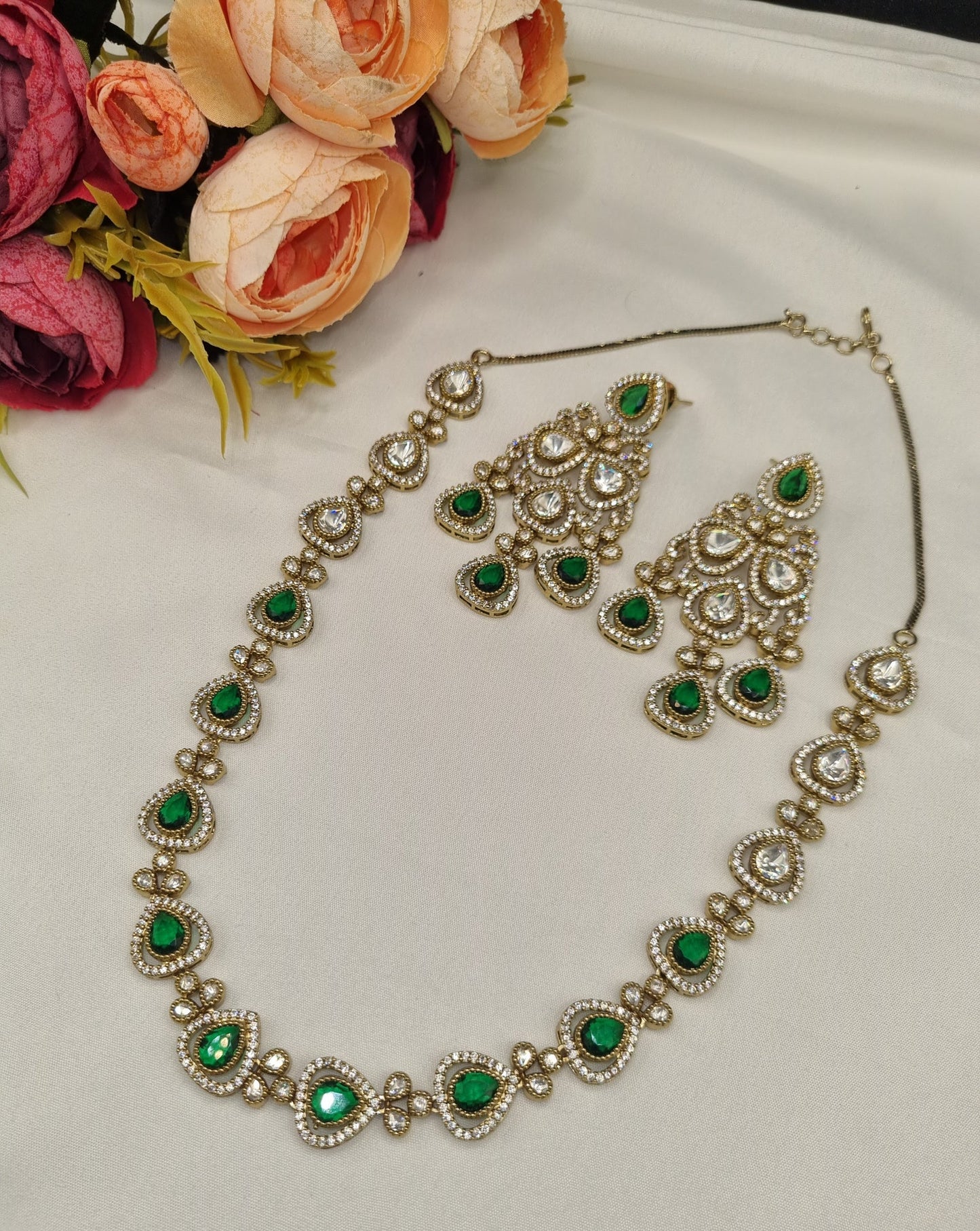 Delicate Heritage Kundan Necklace and Chandelier Earring Set