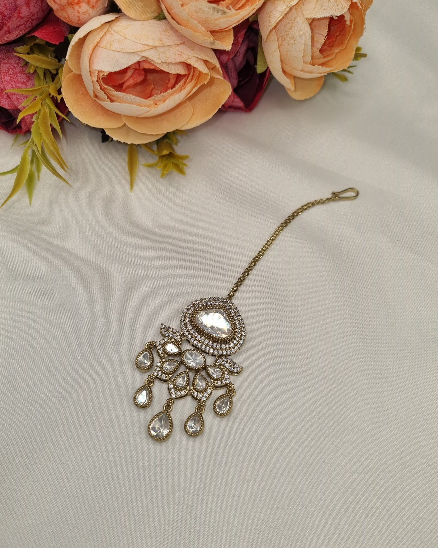 TRADITIONAL HERITAGE KUNDAN MAANG TIKKA