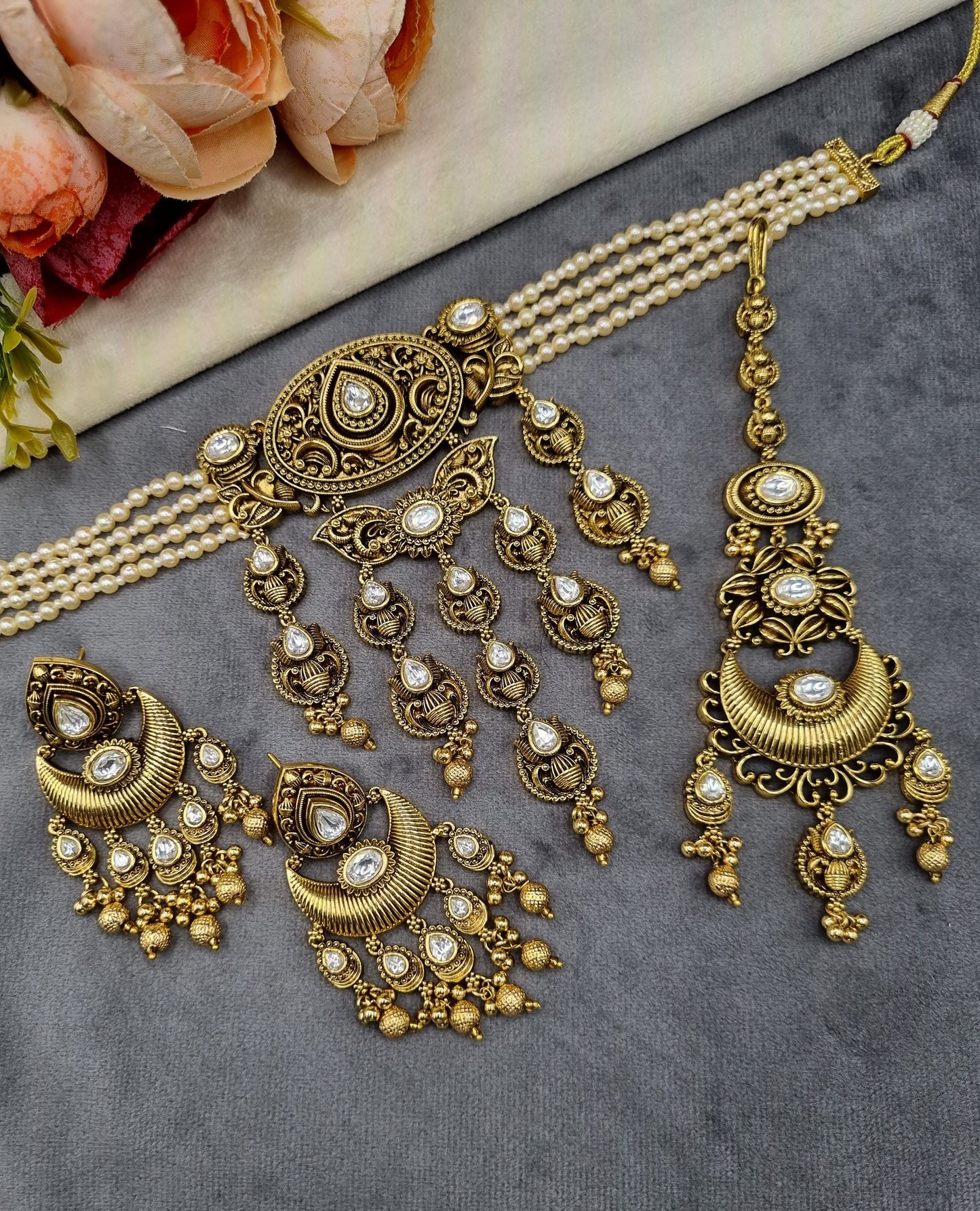 Antique Choker Set with Earrings & Maang Tikka