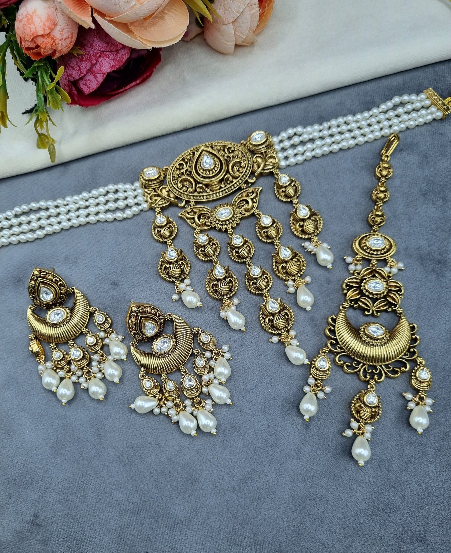 Antique Choker Set with Earrings & Maang Tikka
