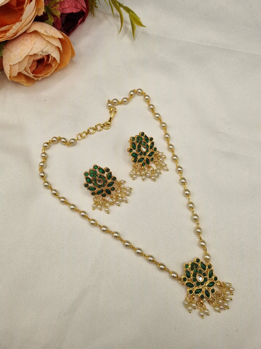 FLORAL STONE PENDANT & PEARL CHAIN JEWELRY SET  DESCRIPTION